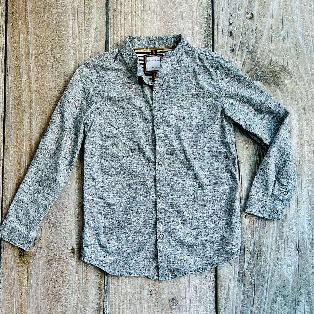 Cactus Boys size 11/12 Boys Gray Speckled Button Down Dress Shirt, like new